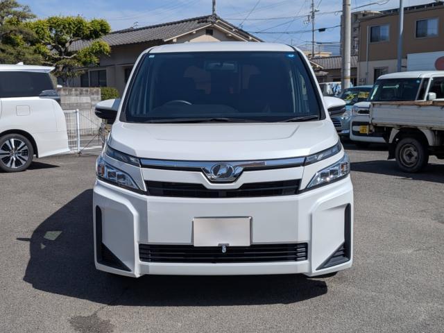 TOYOTA VOXY X