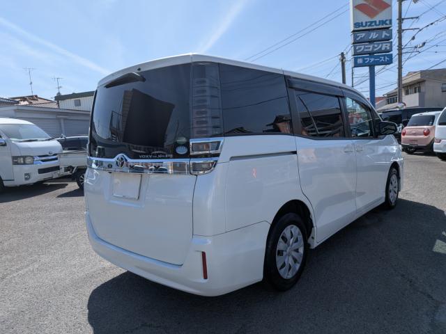 TOYOTA VOXY X