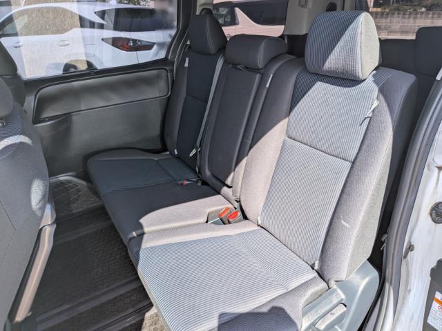 TOYOTA VOXY X