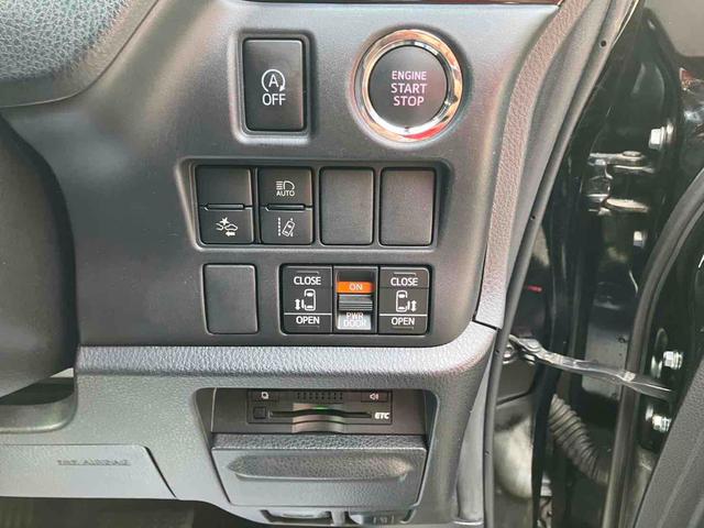 TOYOTA VOXY ZS
