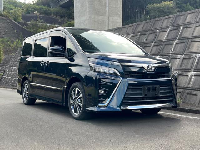 TOYOTA VOXY ZS