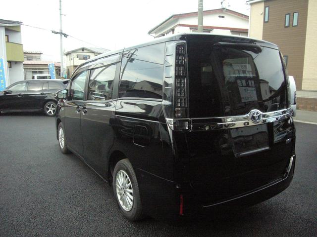 TOYOTA VOXY HYBRID V
