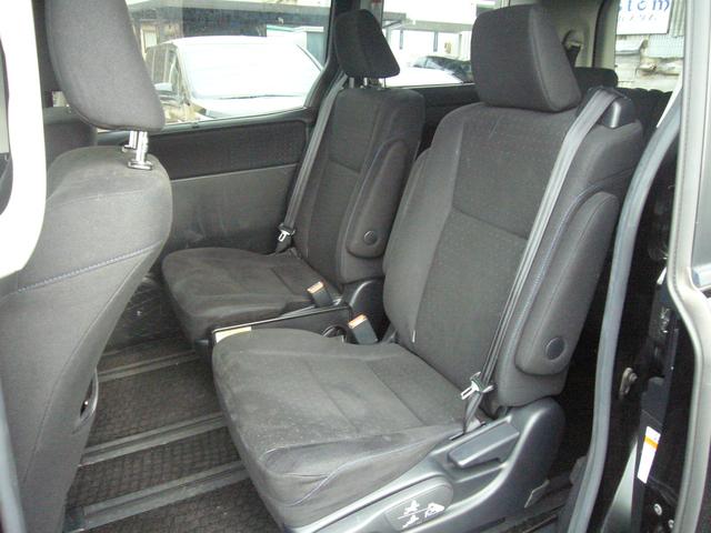 TOYOTA VOXY HYBRID V